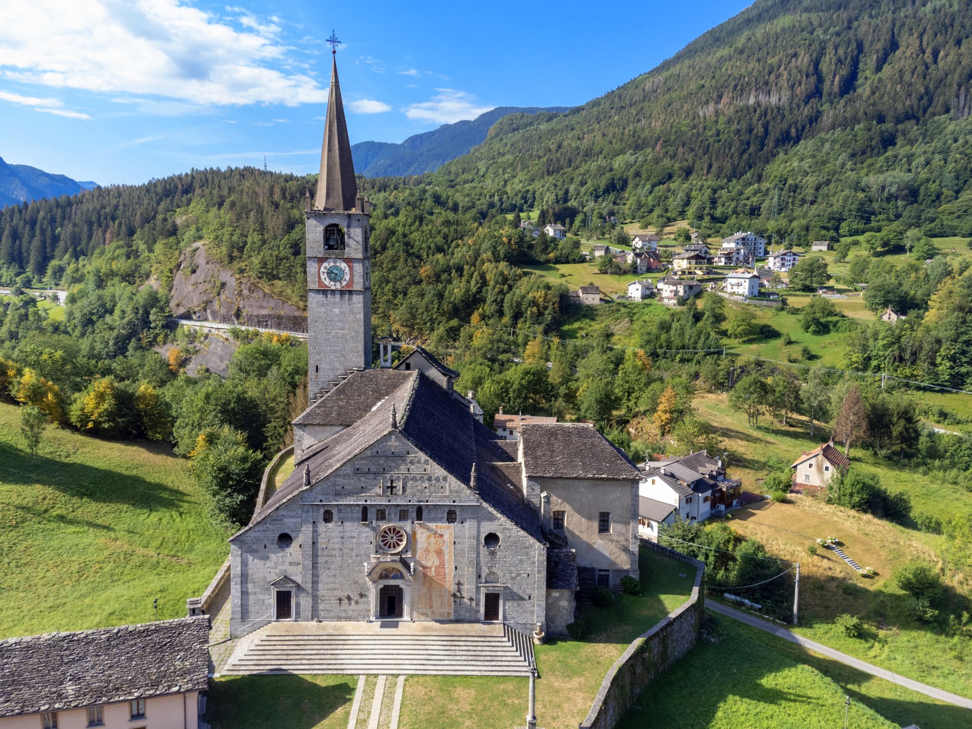 Veia di Scuetar (Via degli Scoiattoli) Distretto dei Laghi