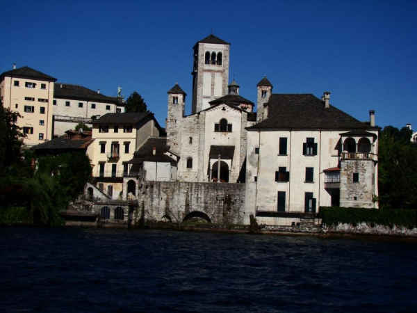 PERCORSO DEVOZIONALE: Cammino di San Carlo dal Lago Maggiore al Lago d’Orta attraverso il Vergante