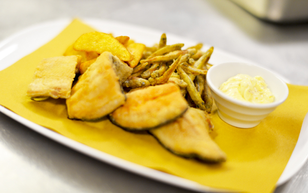 SECOND COURSE - Fried lake fish with citrus mayonnaise | Distretto dei Laghi